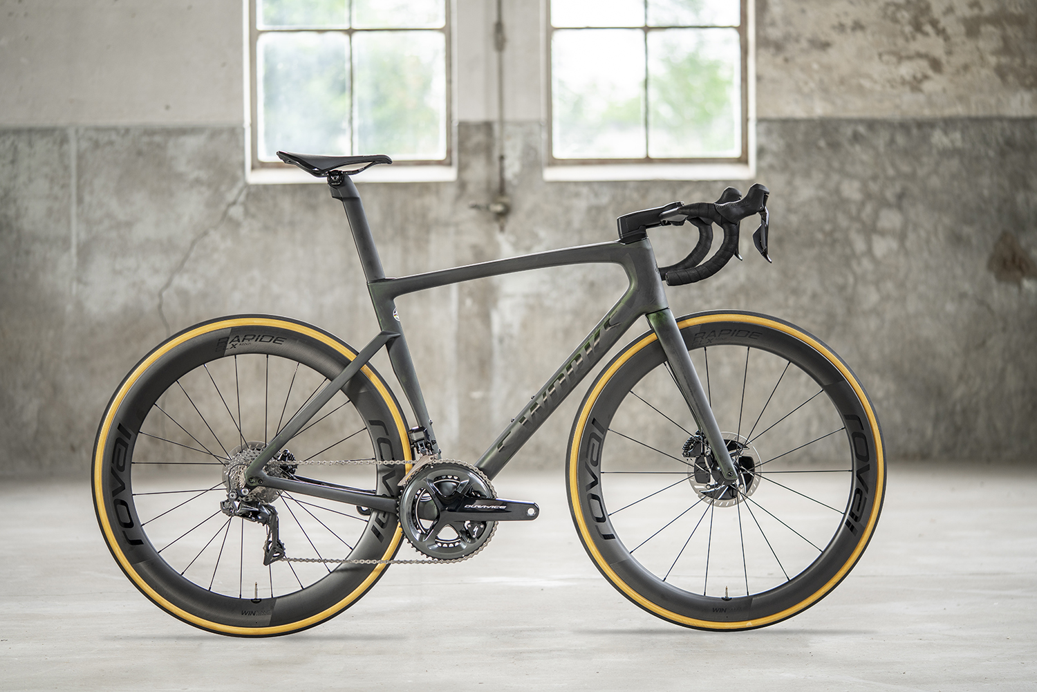 VengeかTarmac SL7か – beautiful cyclists