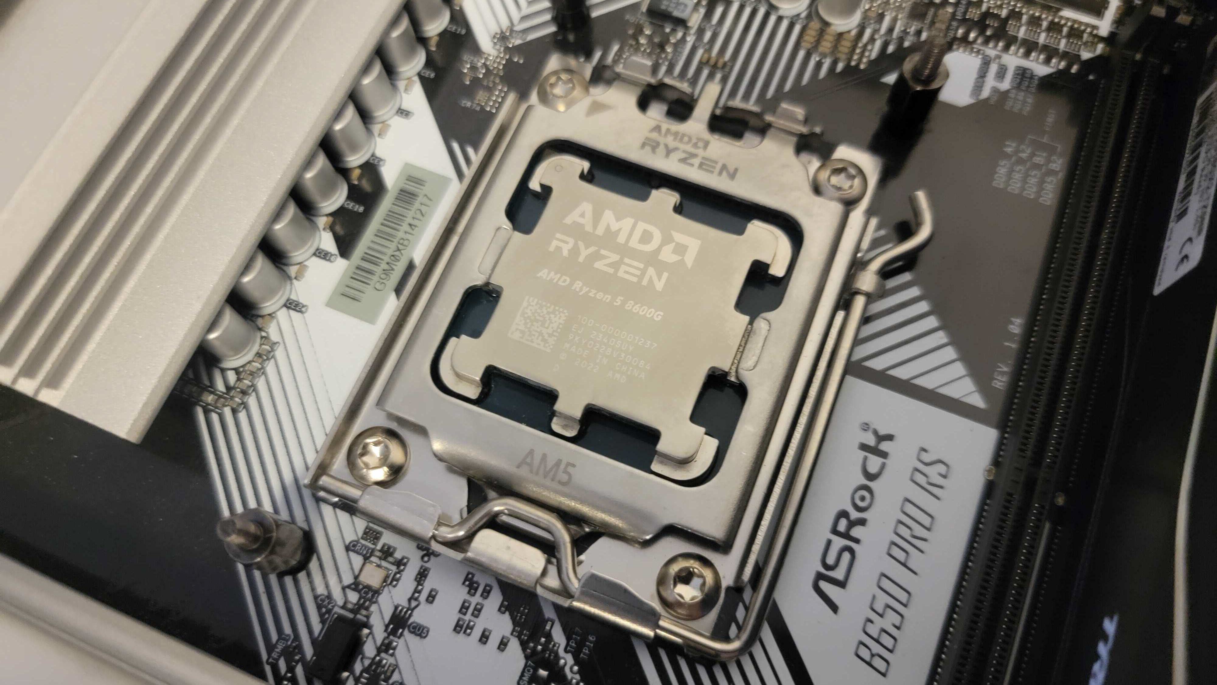 AMD Ryzen 5 8600G iGPU Gaming Benchmarks - AMD Ryzen 5 8600G