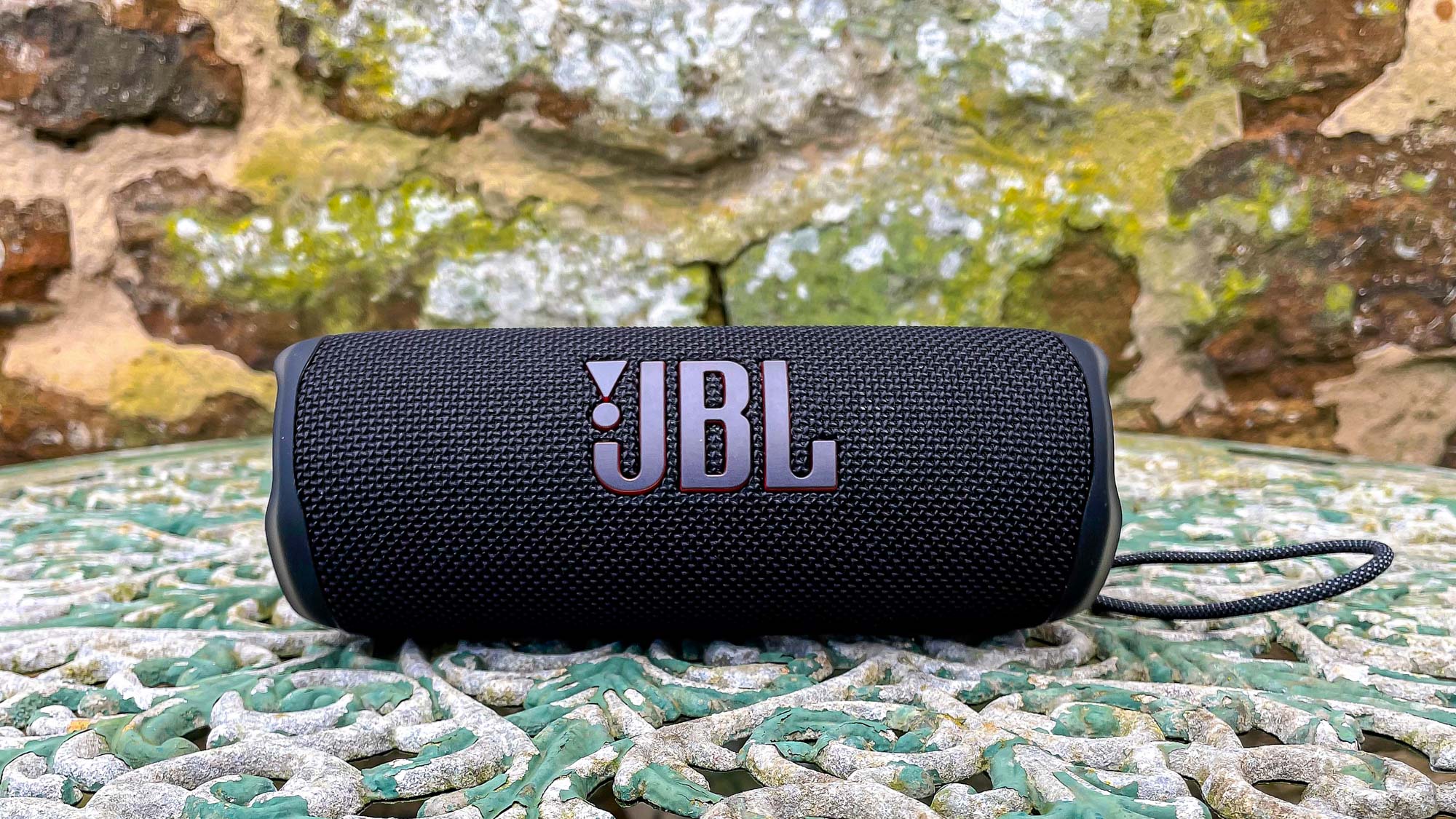JBL Flip 6 review: Full specs, features & sound quality | Tom's Guide