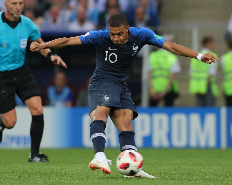 毎小ニュース：スポーツ ロシアW杯 フランスが優勝 フランス4－2