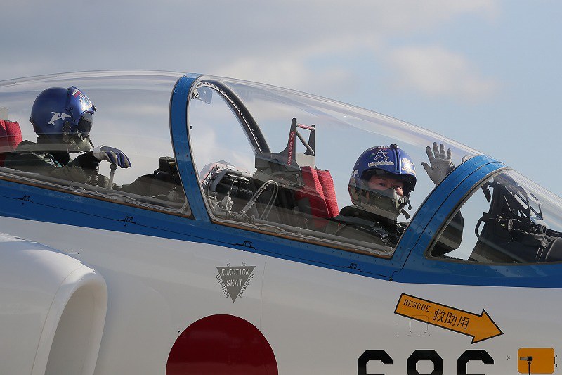 ブルーインパルス 飛行初め 航空自衛隊松島基地 [写真特集6/10] | 毎日新聞
