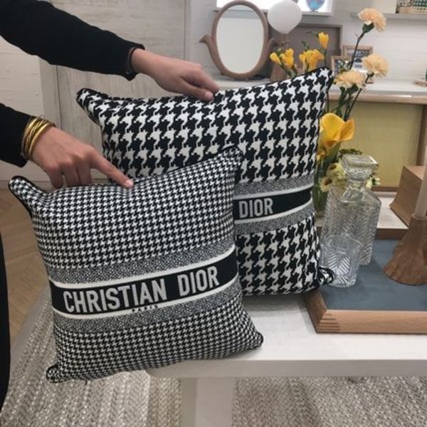 冬支度。《クッションカバー》新調しない?エルメス、マックスマーラ