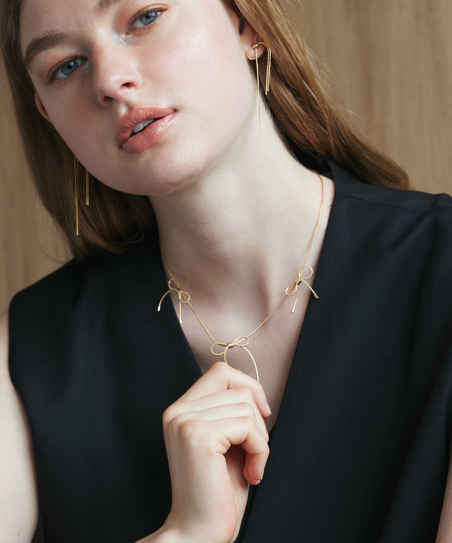 ゴールド]リボンチョーカー