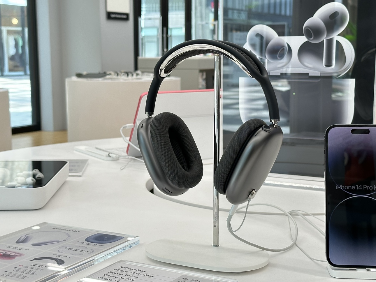 AirPods Maxの知られざる魅力をご紹介します！｜C smart公式オンライン