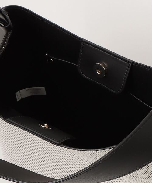 NICOLETTE Large Bucket Shoulder Bag ショルダーバッグ | GUESS(ゲス