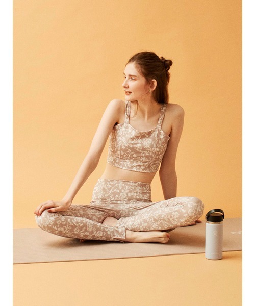 emmi（エミ）の「【emmi yoga】emmiオリジナルフラワーブラトップ