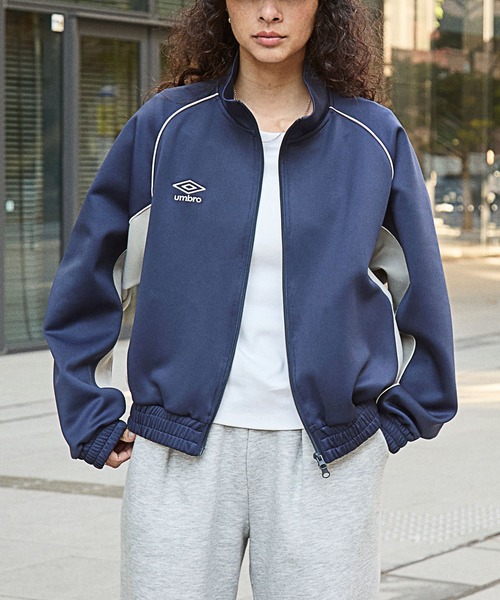 UMBRO/アンブロ 別注 ワンポイントロゴ刺繍 パイピング ラグラン