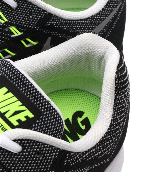 NIKE（ナイキ）の「NIKE（ナイキ） エア ズームストラクチャー18 4E