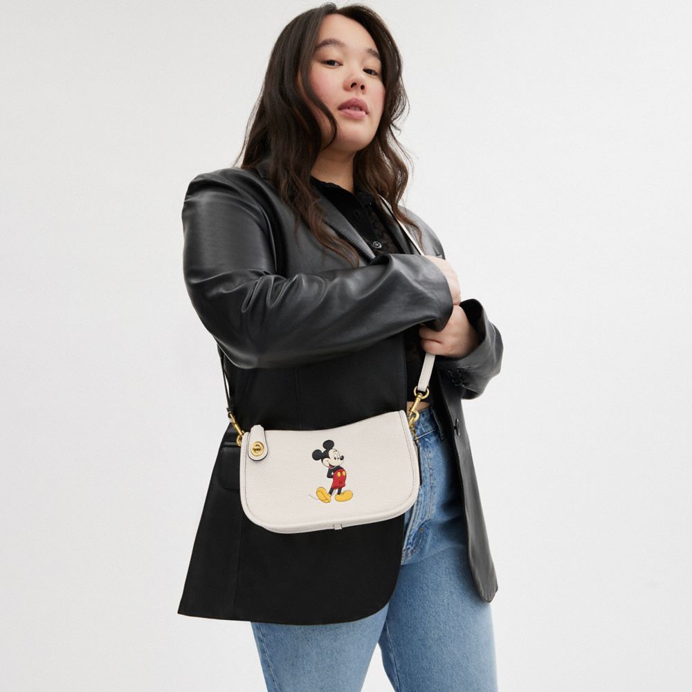 公式】COACH – コーチ | 【DISNEY X COACH 】スウィンガー / リジェネ