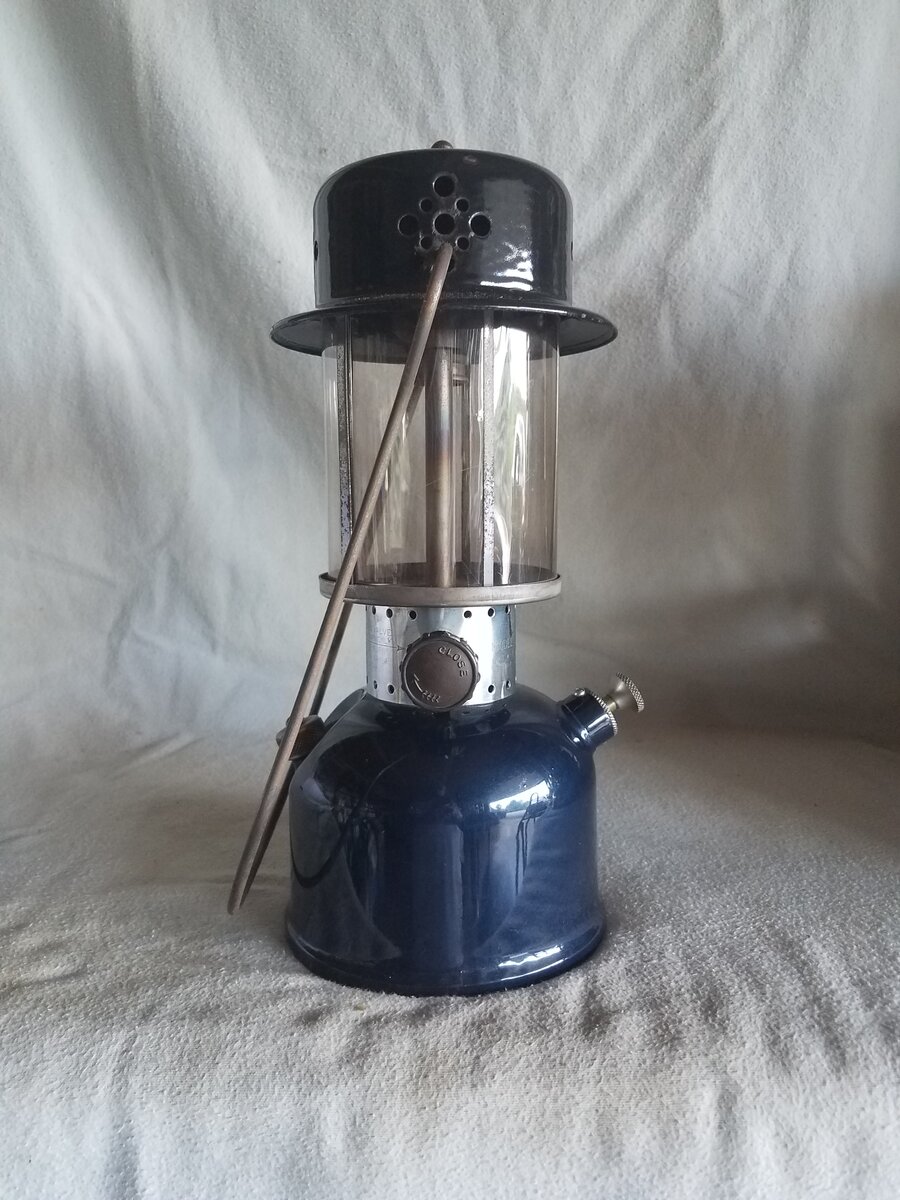 Coleman 243A. Lantern, circa November 1939 | Classic Pressure