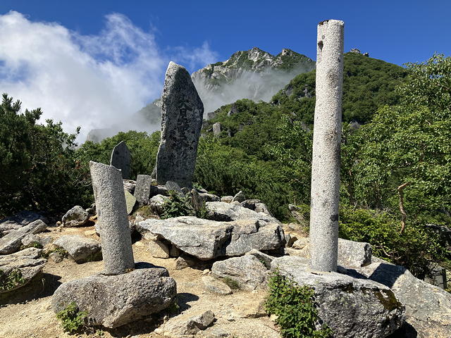 甲斐駒ヶ岳（黒戸尾根〜御中道〜日向八丁尾根） | 塾長の山行記録