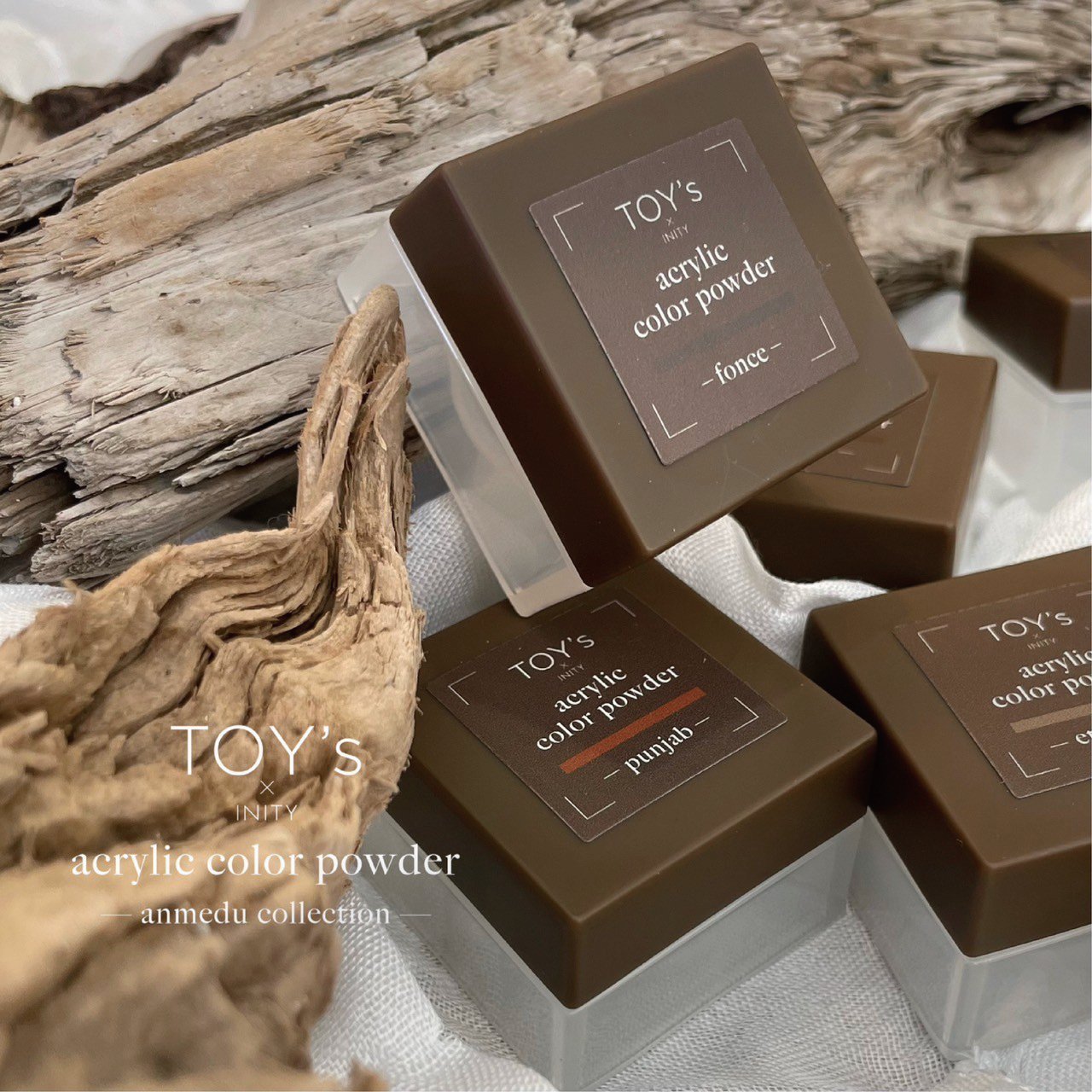 TOY＇s x INITY アクリルカラーパウダー アンメデュー