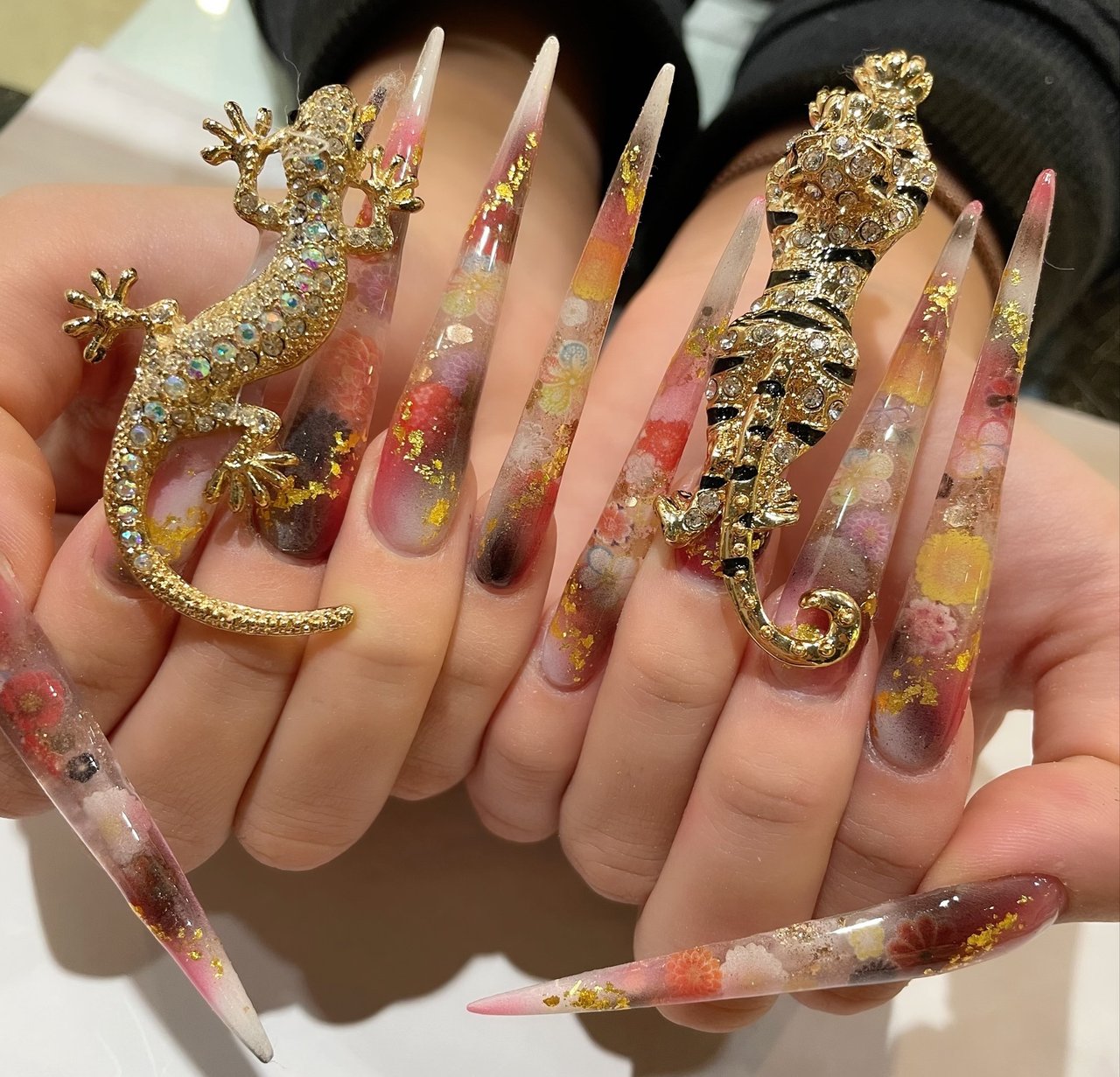 お正月/成人式/卒業式/入学式/ハンド - Ako Miyagawaのネイルデザイン