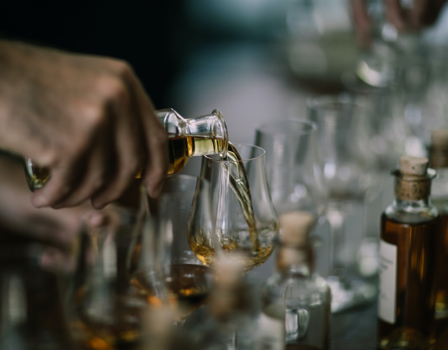 クリスタルデキャンタ ミシェルロイヤル スタイル - crownvine japan