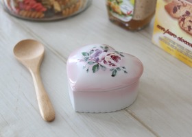 イマン プリンセスローズ － フレンチカントリーのバラ柄、レース雑貨