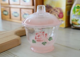 マニー ローズ ガラス他 － フレンチカントリーのバラ柄、レース雑貨