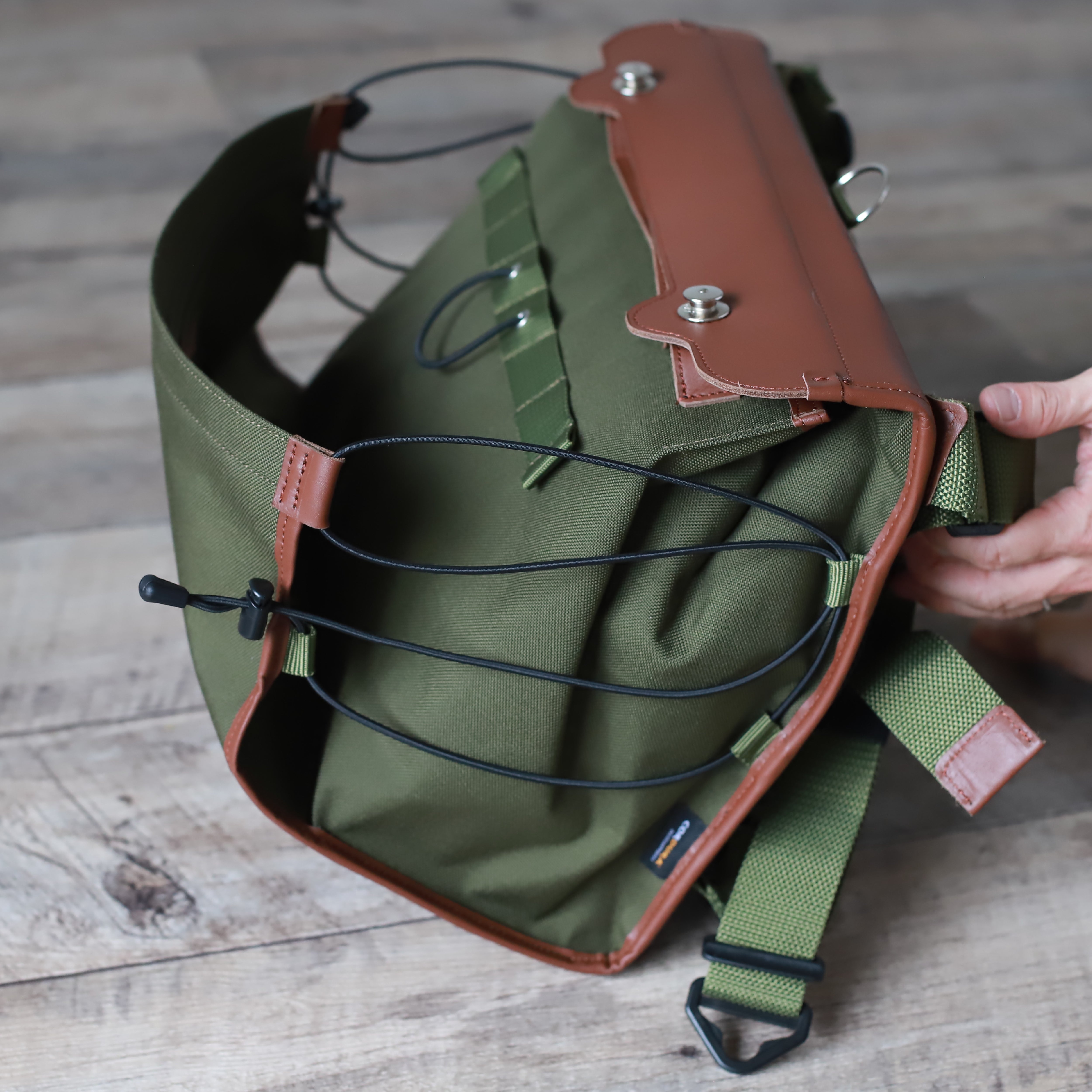 メッセンジャーバッグ｜メッセンジャーポストマンPRO｜CORDURA® – CuirVelo