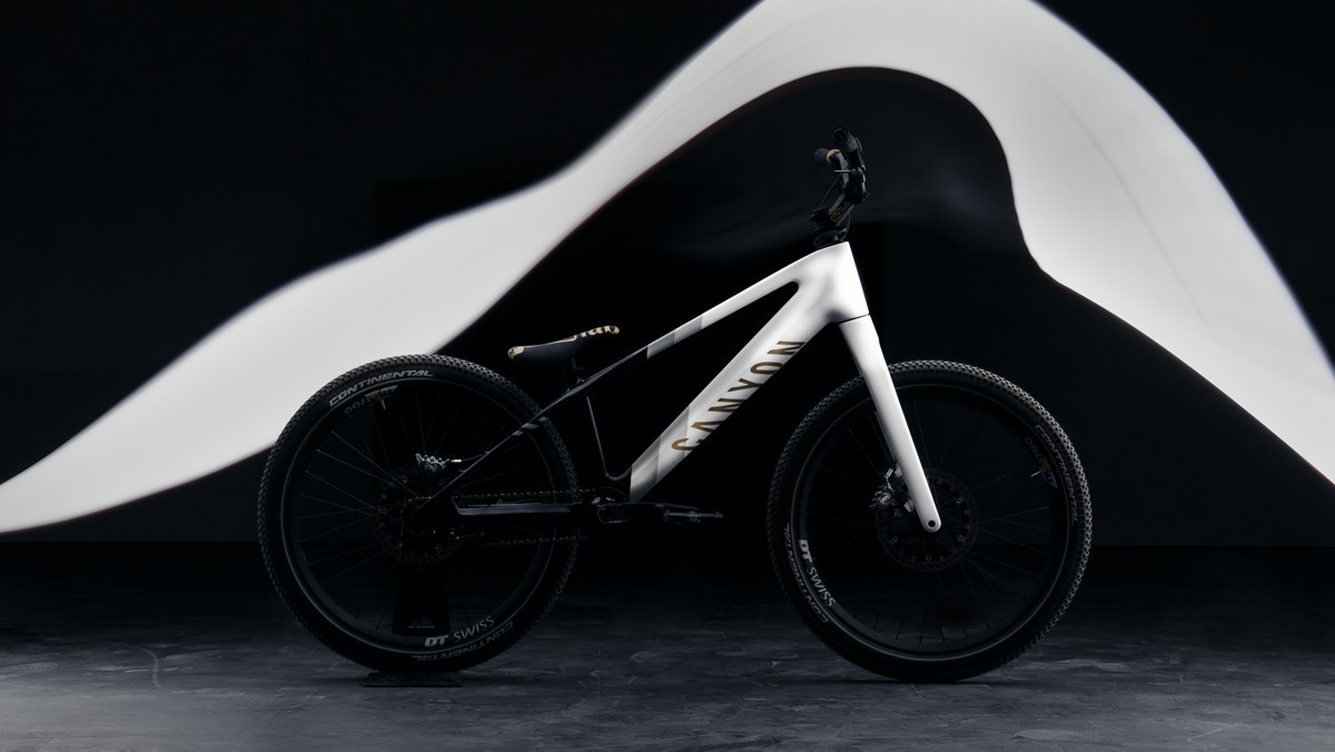 新「Stitched CFR Trial」発表、MTBライダーファビオ・ウィブマー