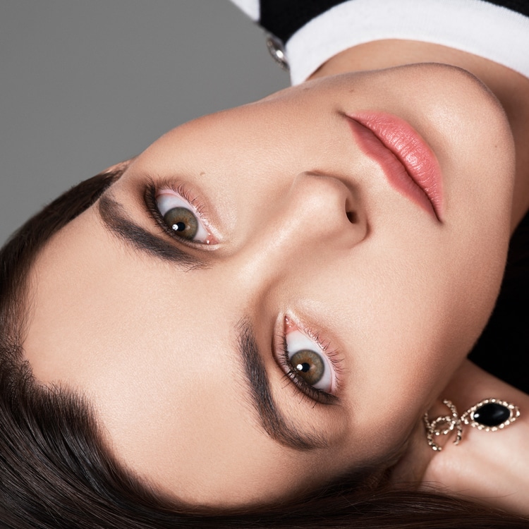 プードゥル ユニヴェルセル リーブル オン-ザ-ゴー(10 ライト):CHANEL