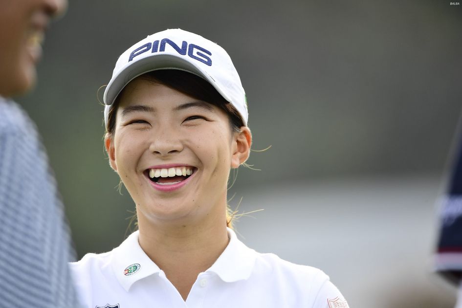 渋野日向子のサイングッズがヤフオクで143万円で落札 - ゴルフ総合