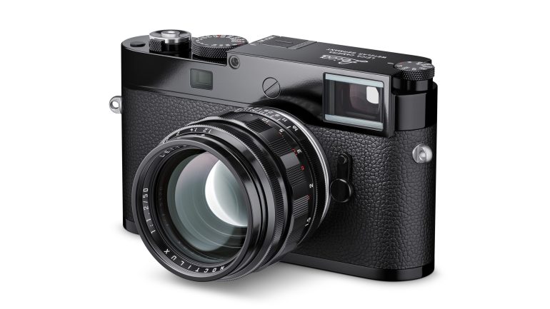 ライカのレンジファインダーカメラ「M11」にエレガントなブラック