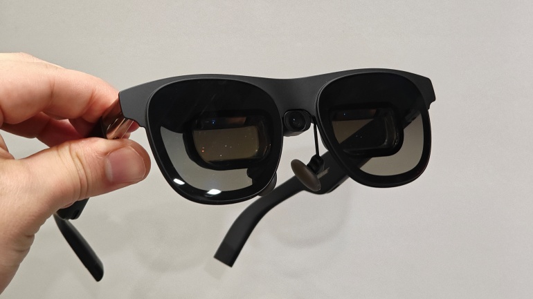 目の前に428インチの超大画面が広がるARグラス「XREAL One Pro」が