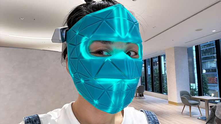 光美容とリフトケアの二刀流！ヤーマンの最新美顔器「ブルーグリーン