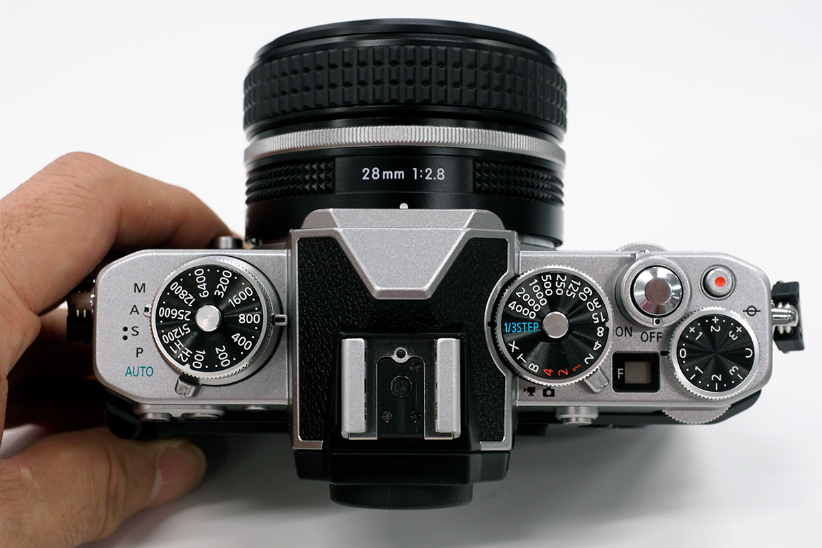 写真がうまくなる一眼レフ「FM2」のデザインを受け継いだNikonの最新