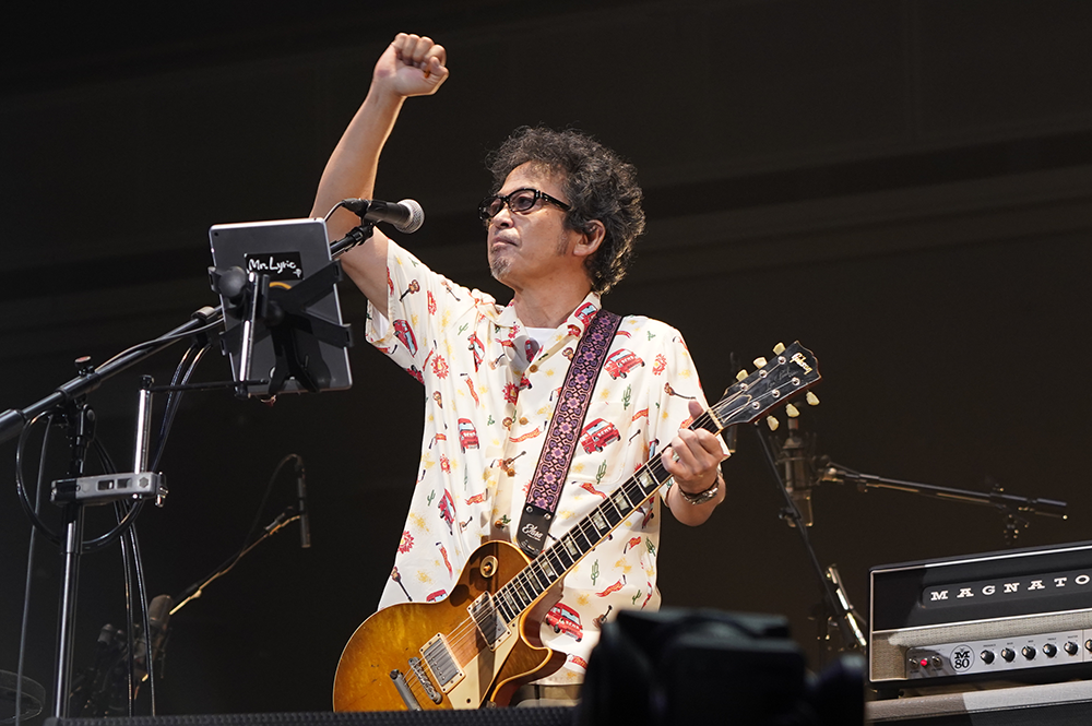 奥田民生、ソロ30周年記念ライブ『59-60』で両国国技館2DAYSをレポート