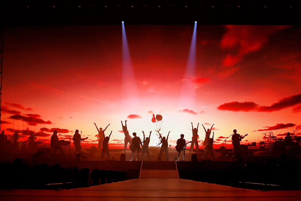 ゆず、満開の笑顔の花に囲まれて、9年ぶりの国立代々木競技場 第一