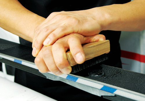 HOWTO WAX- DOMINATOR RACE WAX [公式サイト]