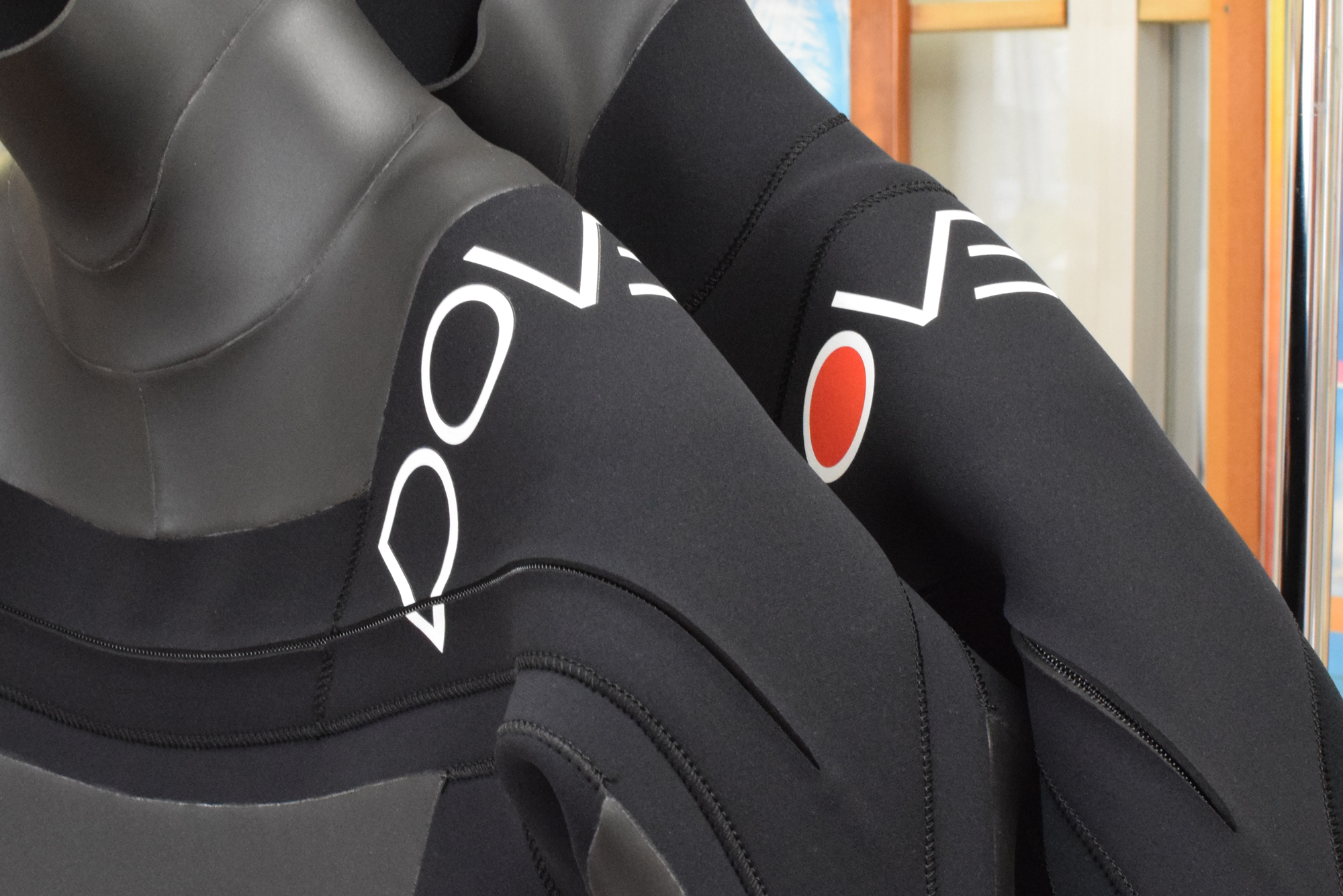 製品紹介：マッドテーラー・チェストジップ・セミドライ | 国産高級