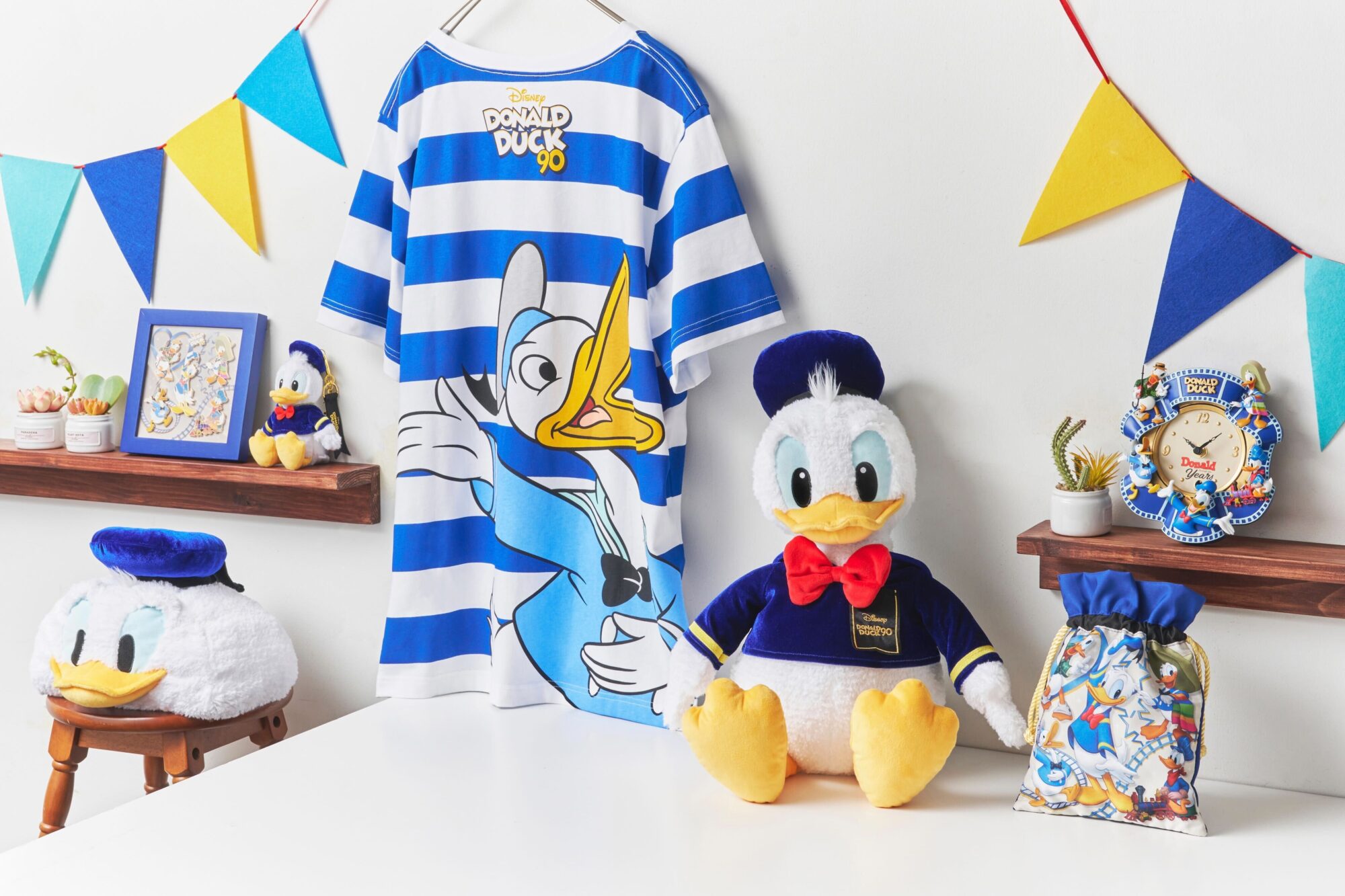 ドナルドダック 90周年アニバーサリーコレクションをディズニーストア