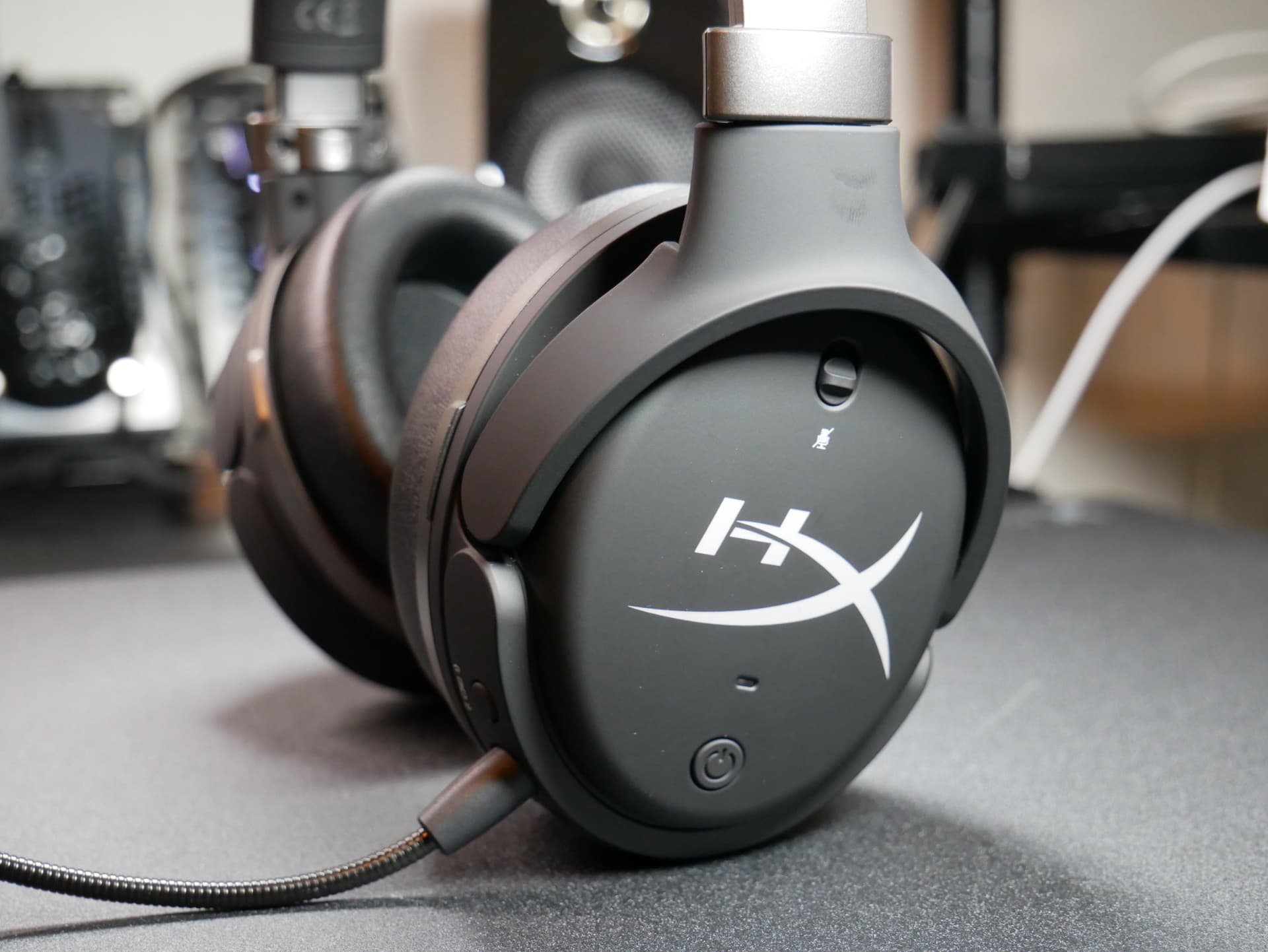 HyperX Cloud Orbit S」レビュー。100mm平面磁気ドライバーと革新的な