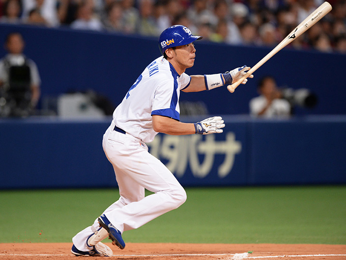 中日ドラゴンズ オフィシャルウェブサイト - 荒木雅博選手 2000安打達成