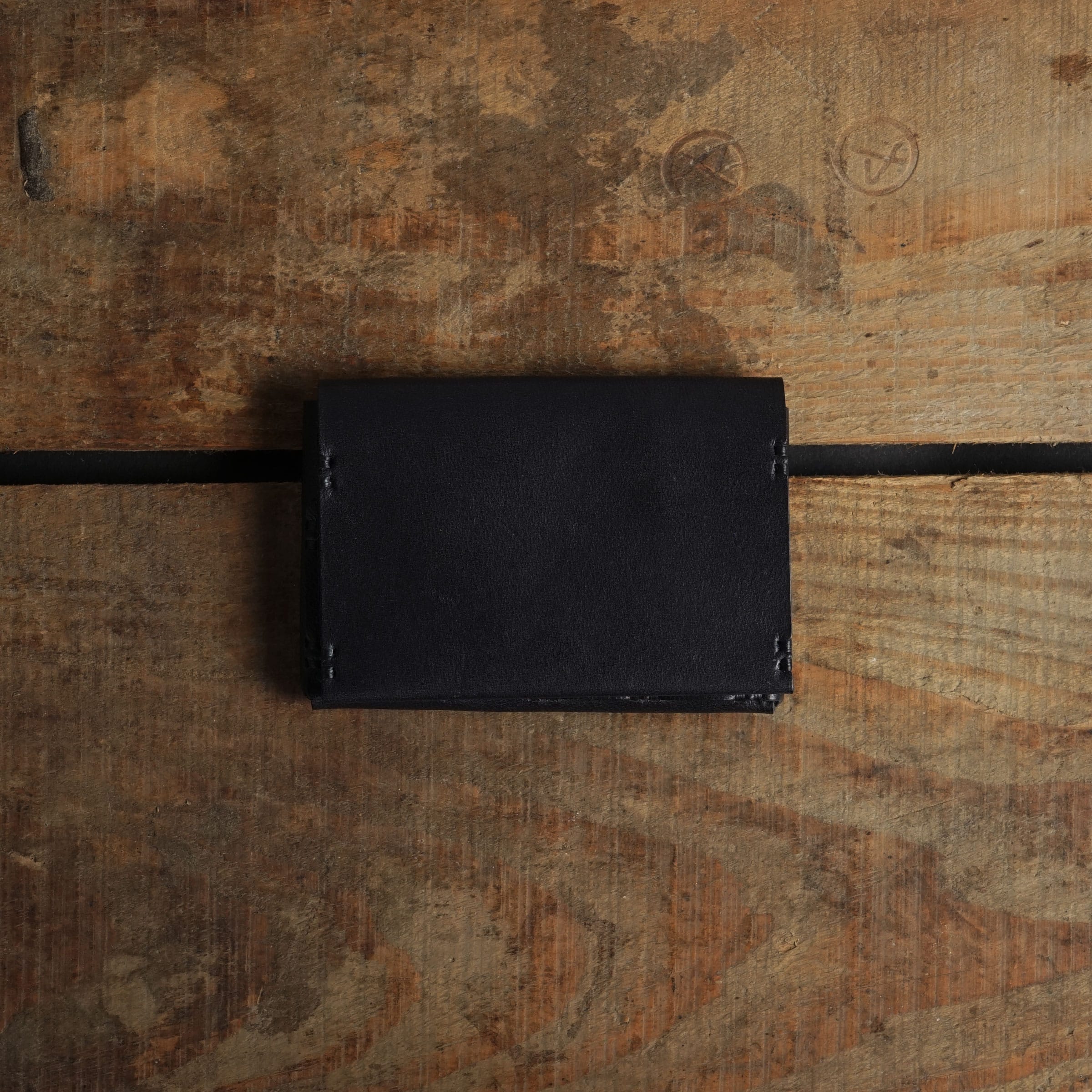 lore + needles 名刺 / カード入れ 25 鹿革 紺(名刺 / カード入れ 鹿革