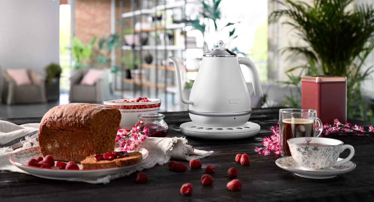 ⭐︎美品⭐︎ デロンギ 電気ケトル アイコナ KBOE1230J-W温度調整機能付き Amazon | De'Longhi (デロンギ) 電気カフェケトル アイコナ KBOE1230J