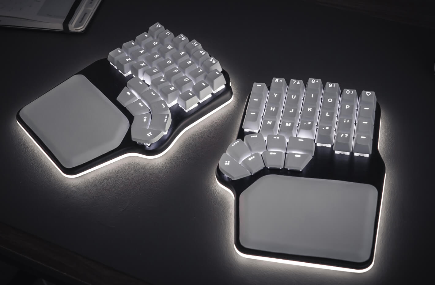 Keycaps and Palm Pads Bundle – Dygma