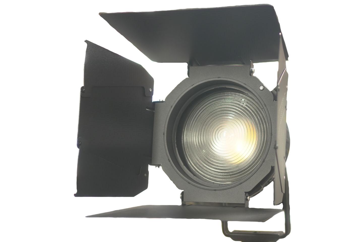 AputureF10バンドア+F10フレネル｜撮影機材レンタルからEDIT・MA作業