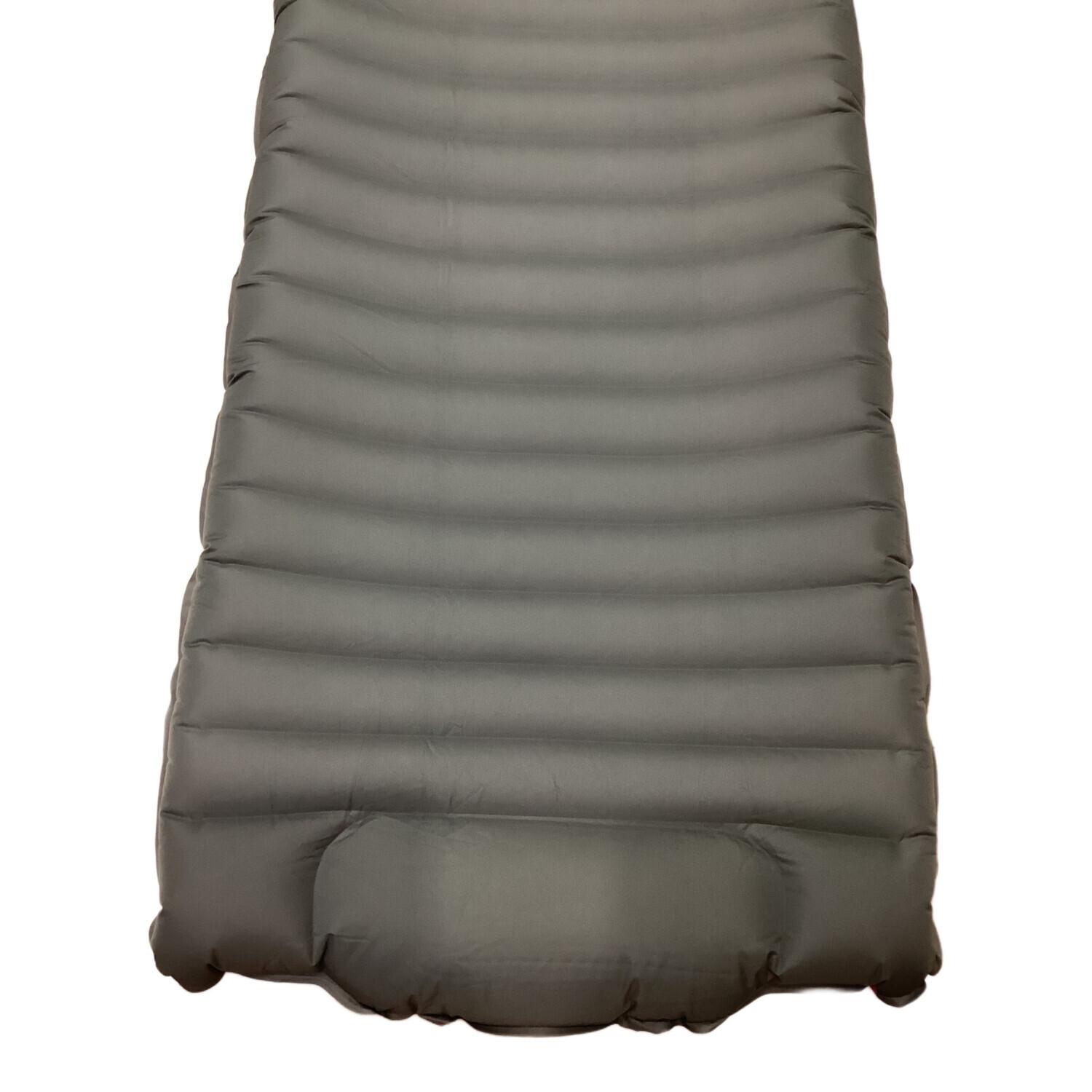 NEMO (ニーモ) インフレータブルマット レッド 登山 COSMO 3D