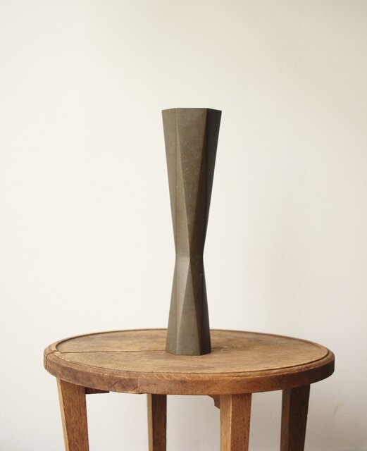 高岡銅器 八島望舟 朧銀六方花入/花瓶 M357｜骨董店 のびる 古美術