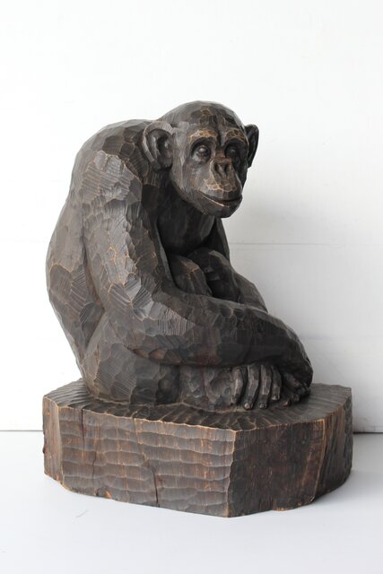 宮本理三郎 チンパンジー 木彫置物 X565｜骨董店 のびる 古美術 骨董