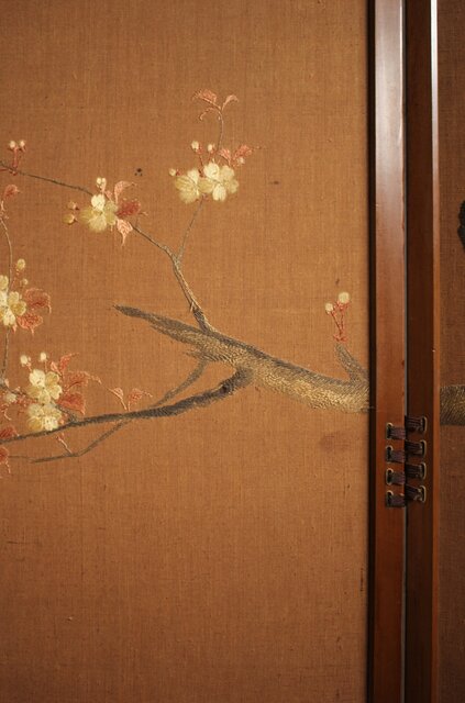 尾長鶏 刺繍画 衝立 Z672｜骨董店 のびる 古美術 骨董 和風建具 蔵戸