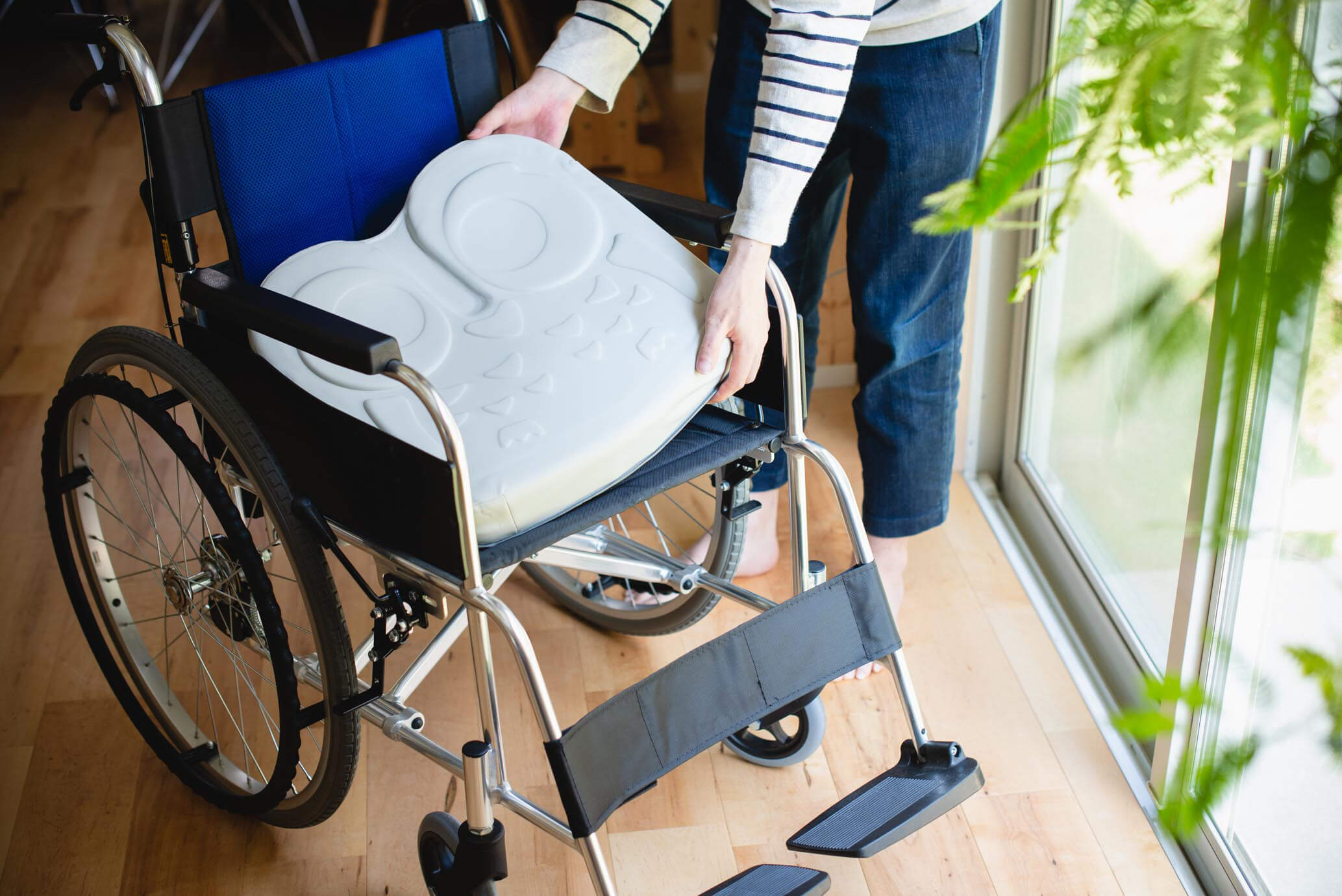 クッションで車椅子をもっと快適にするコツ | EXGEL SEATING LAB