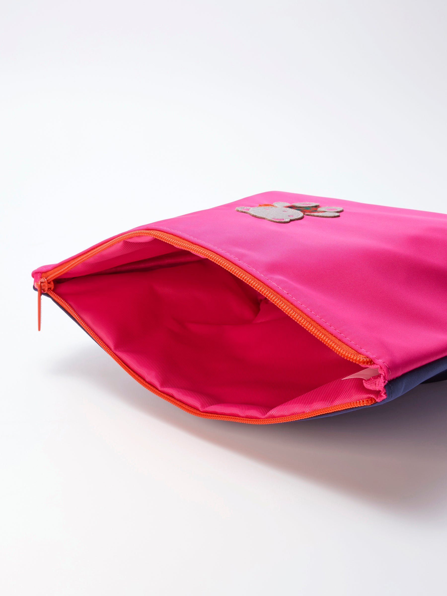 Cooler Pouch M | ファミリア公式サイト