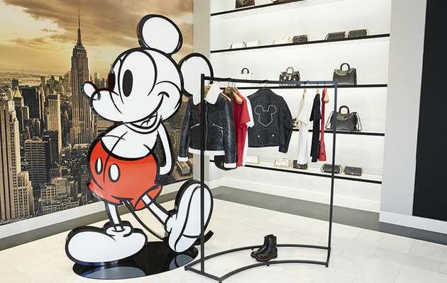 ディズニー × コーチのカプセルコレクションが話題、コーチ表参道も