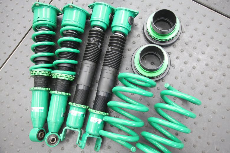 Z34 TEIN車高調取り付けと四輪アライメント調整 - カー用品持込