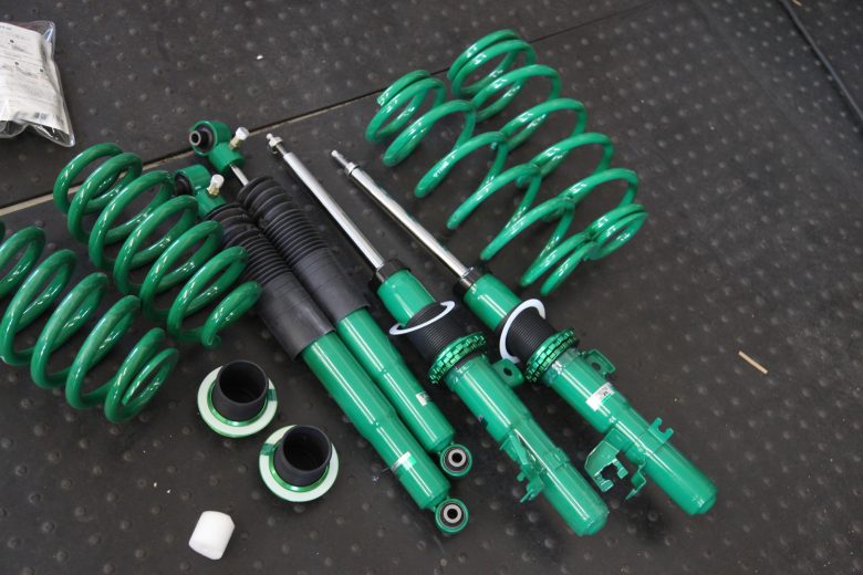 エクストレイル T32 TEIN車高調 Z4取り付けと四輪アライメント - カー