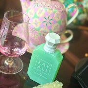 Yum Pistachio Gelato | 33 Kayali Fragrances 香水- 一款2023年中性香水