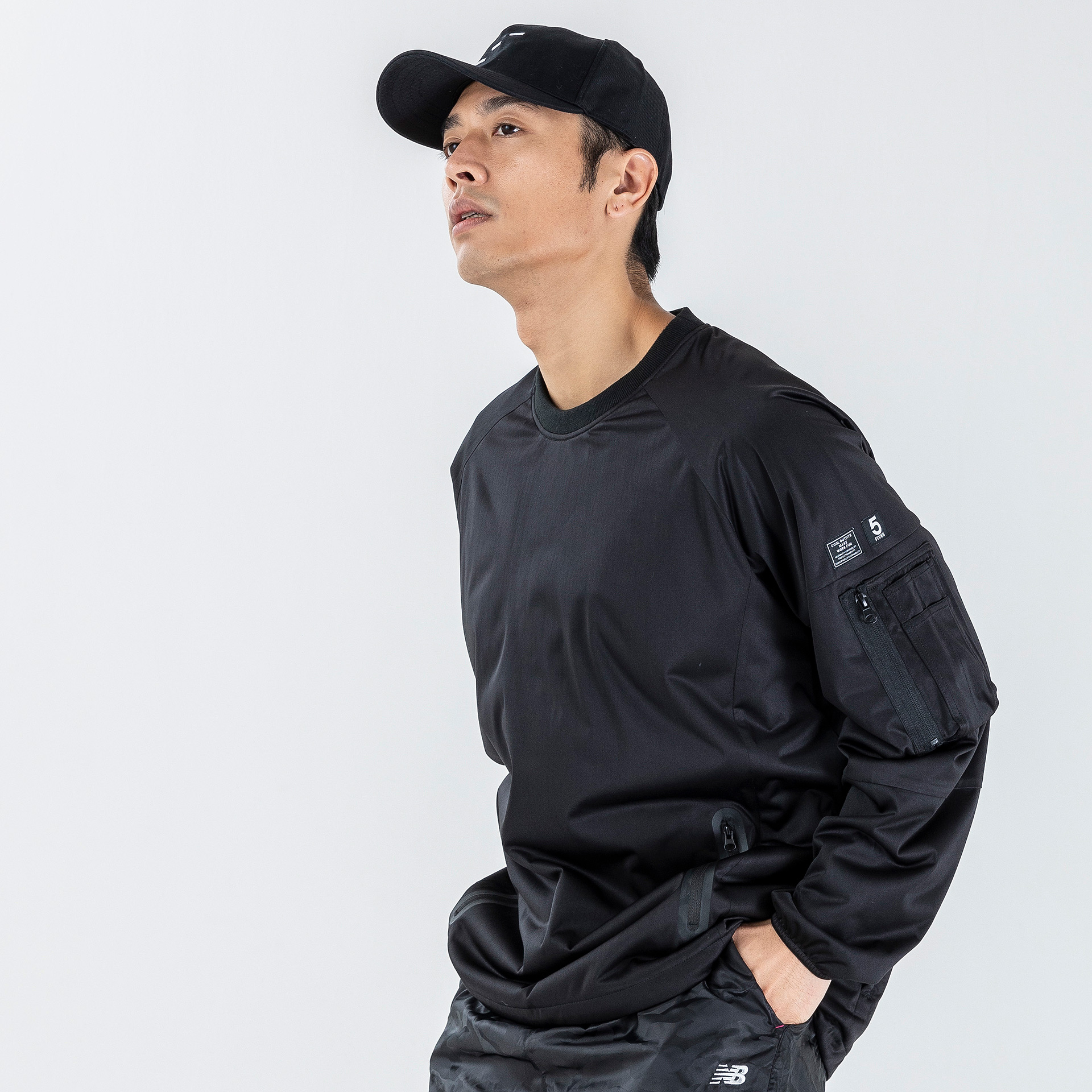 ピステクルーネック - FIVES